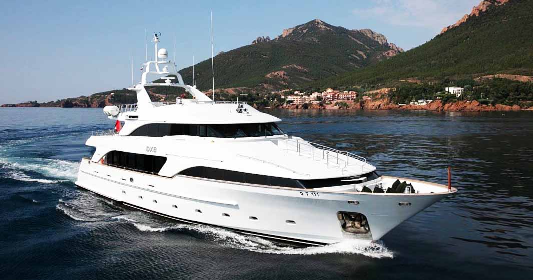 DXB luxury yacht
