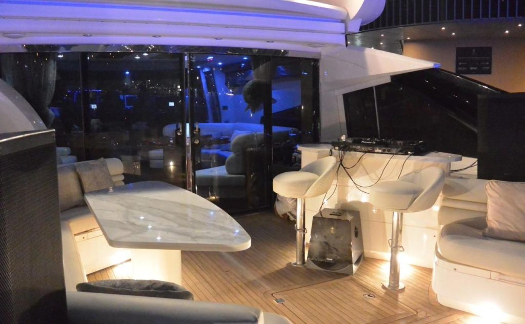 UD30 Yacht Night View